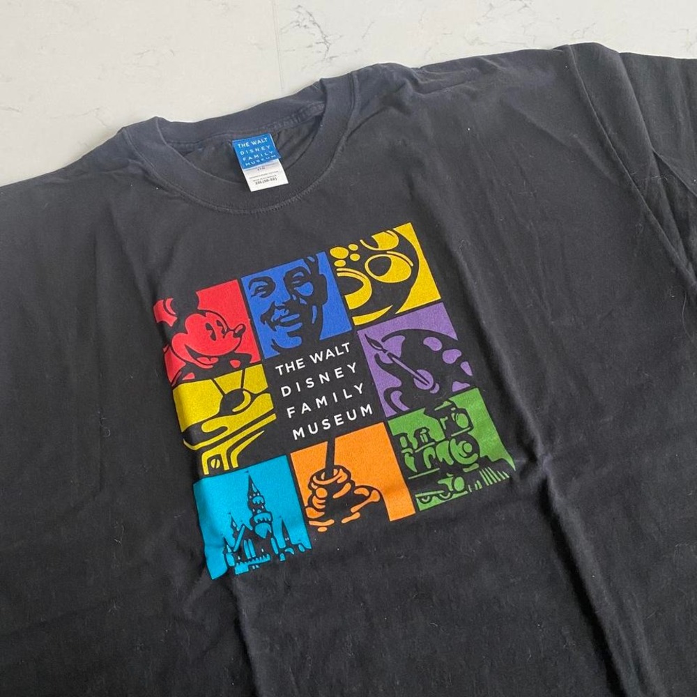 Walt Disney Family Museum pop art men's tshirt‎ size 2XL